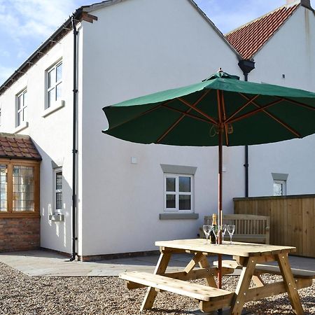 Park Farm Cottage Folkton Exterior photo